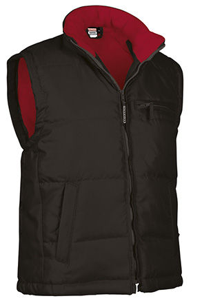 Chaleco con polar interior y diseño bicolor
Confeccionado con tejido Canvas impermeable en el exterior, relleno acolchado y tejido polar anti-pilling en el interior que aporta alta
retención térmica y confort
Cintura recta con cordón elástico y freno para mejor ajuste y mayor comodidad
Dos bolsillos oblicuos en cintura, otro en el pecho izquierdo, todos con cierre de cremallera y un bolsillo interior con cierre de velcro, para
tener todo accesible.
Disponible en 6 combinaciones.
Tallas:  S a XXL