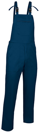 Pantalón con peto y tirantes
Confeccionado en tejido sarga mezcla algodón con poliéster resistente y duradero
Peto delantero con tirantes regulables mediante enganches con abertura a presión para un mejor ajuste
Pantalón inferior con bragueta oculta bajo tapeta, cierre de botón en el lateral izquierdo y cintura con goma elástica en la mitad trasera para
facilitar su colocación y proporcionar un mejor ajuste
Dos amplios bolsillos frontales en las caderas, un bolsillo trasero derecho tipo parche y un amplio bolsillo central con cierre de cremallera en la parte superior para tener todo accesible y resaltar el marcaje.
14 colores disponibles.
Tallas: niño y adulto (S a 3XL)